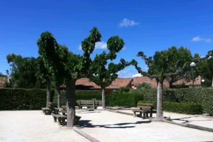 Le Jardin Des Alpilles Villa Eyguieres Luaran gambar